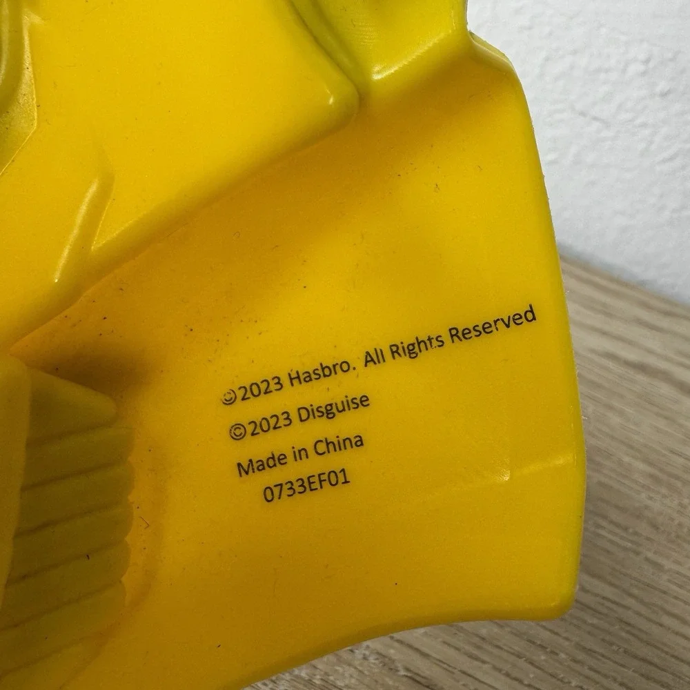 Hasbro 2023 Transformers Bumblebee Yellow Plastic Halloween Childs Mask 0733EF01